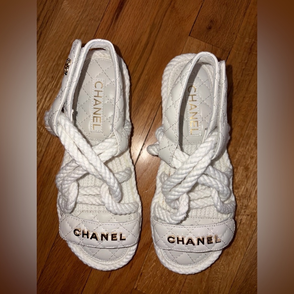 CHANEL White Rope Quilted Sandals